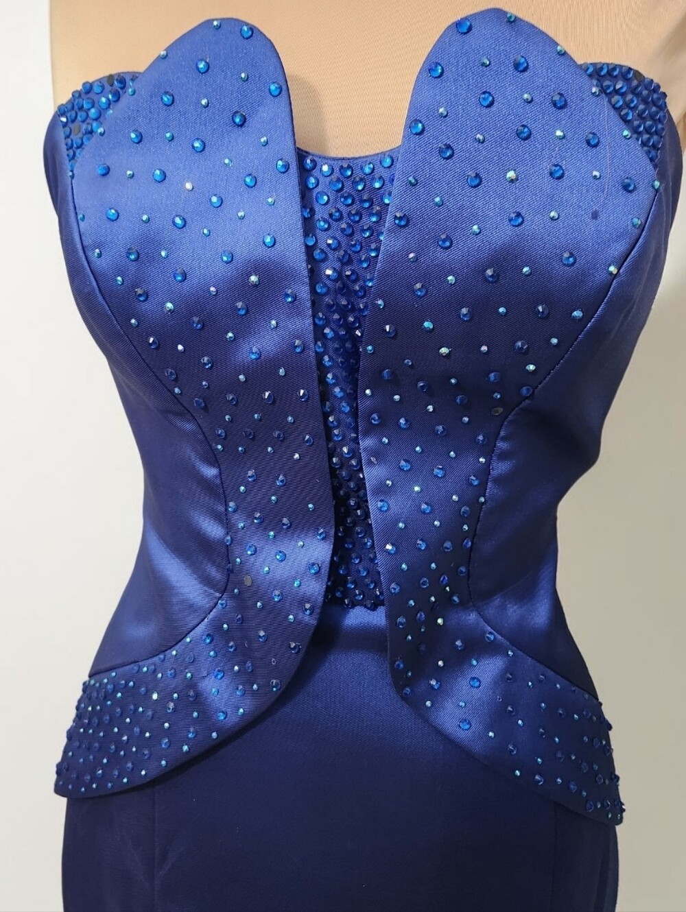 MAC DUGGAL Royal Blue Strapless Mermaid Evening Gown - Size XS - Picture 3 of 13